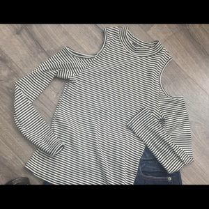 ❗️SOLD❗️One Clothing LA Cold Shoulder Top